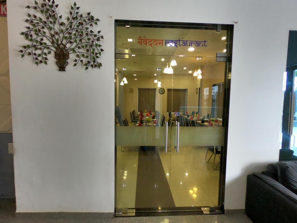 Vadpadraka Hotel And Resort Vadodara Exterior photo