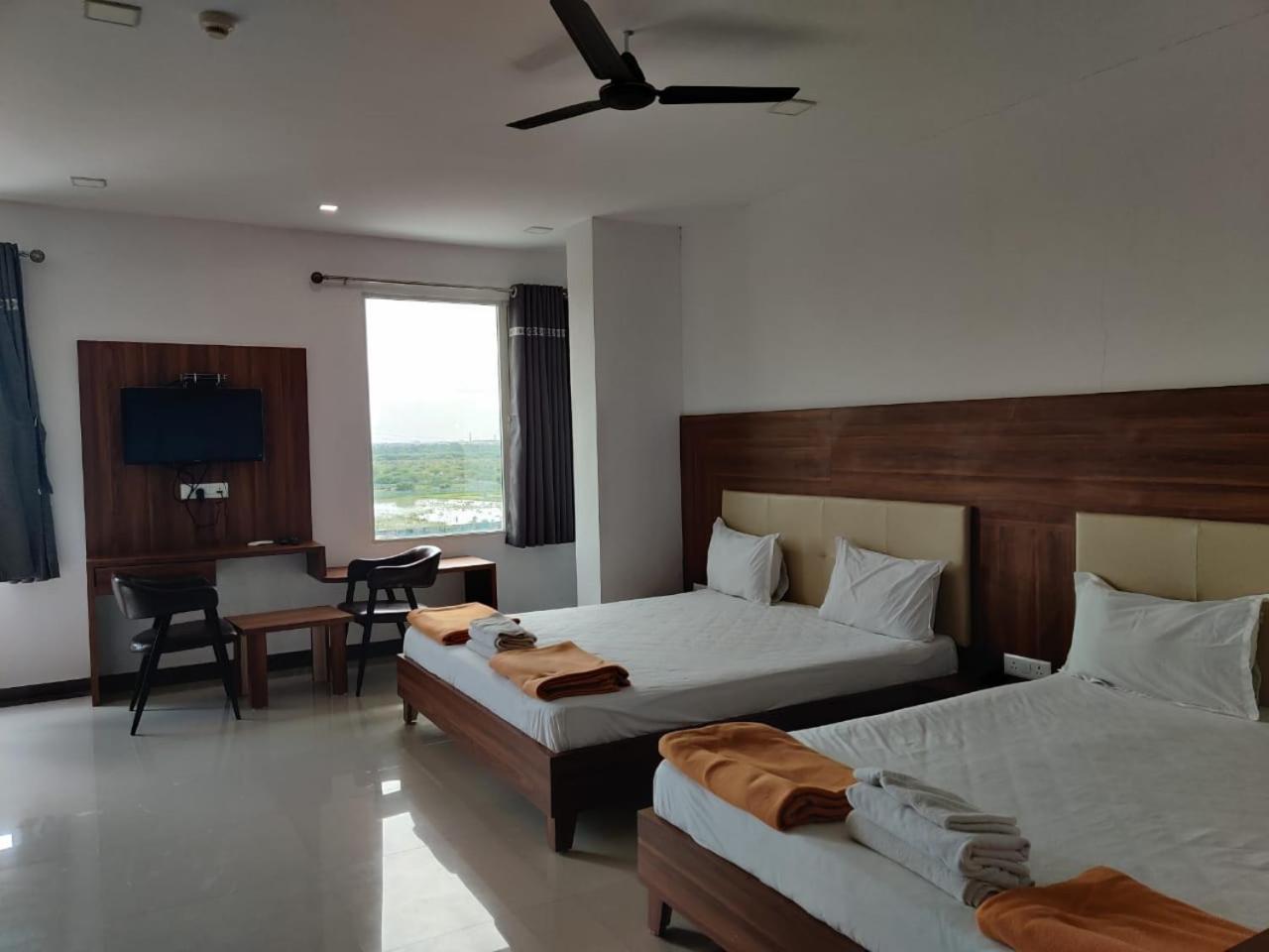 Vadpadraka Hotel And Resort Vadodara Exterior photo